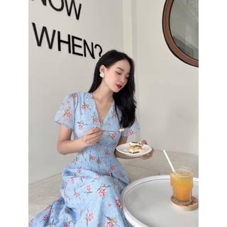 Váy voan hoa cổ V cúc gỗ
