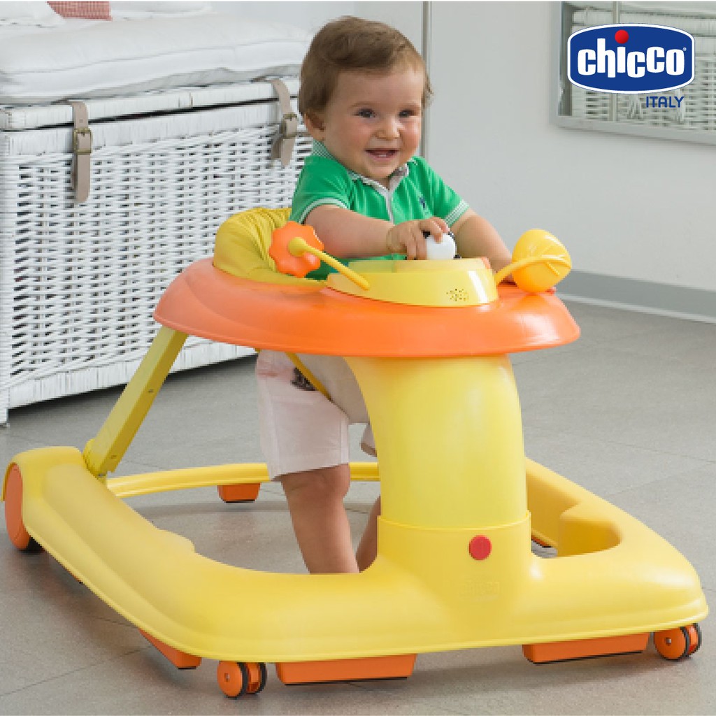 Xe tập đi ba bước 123 Chicco màu vàng cam