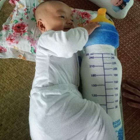 GỐI ÔM BÌNH SỮA CHO BÉ SƠ SINH