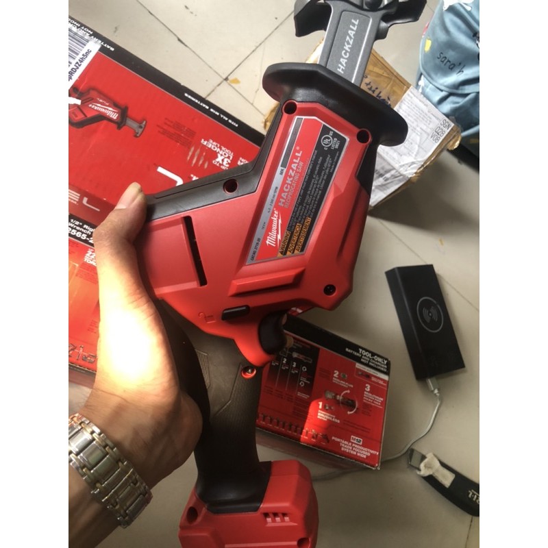 Cưa kiếm milwaukee 2719-20