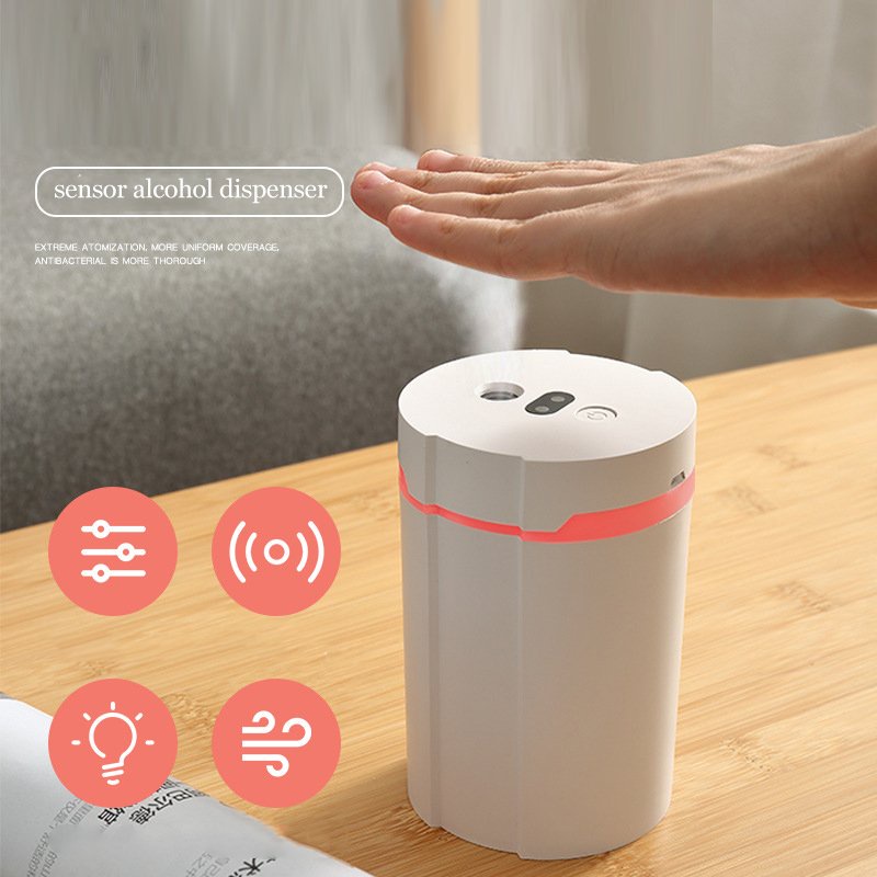 Máy xông tinh dầu bằng hơi nước sử dụng Pin Lithium, tắt/mở chế độ phun sương bằng cảm ứng tiện lợi.