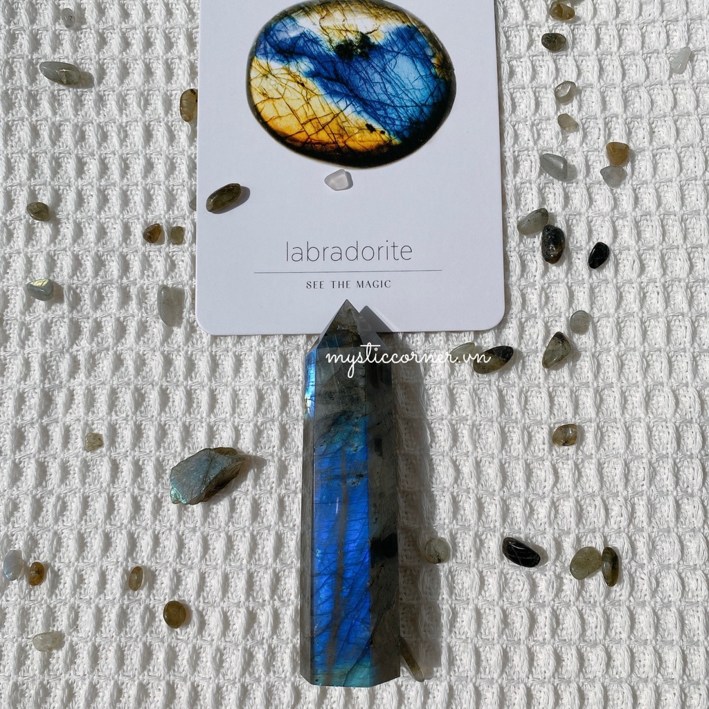 Trụ Labradorite đá xà cừ dùng trong thanh tẩy Tarot, thiền định