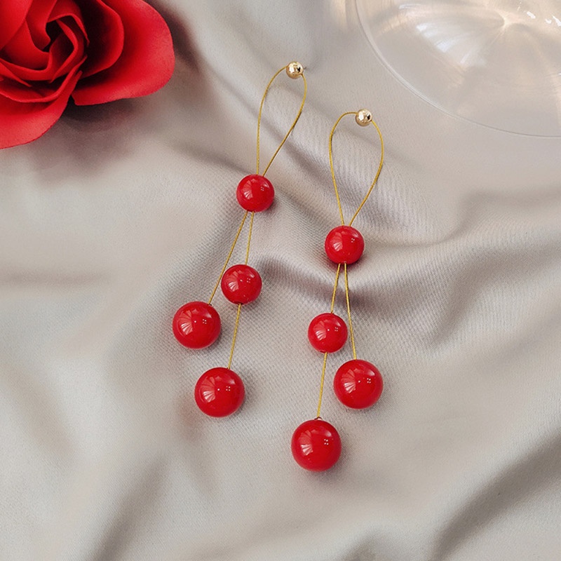 Khuyên tai dáng dài đính ngọc trai nhân tạo phối tua rua màu đỏ mừng năm mới