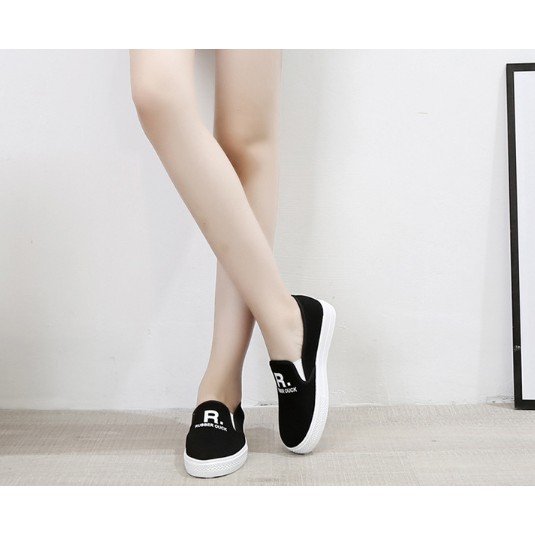 Giày slip on chữ R êm chân cá tính