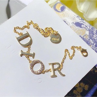 Dây chuyền mặt hình chữ DIOR phong cách cổ điển