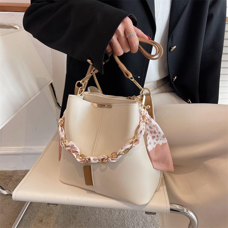 Túi đeo vai nữ bo viền kèm quai tết khăn túi bucket 2 ngăn
