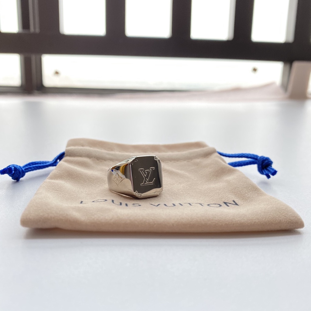 Nhẫn LouisVuitton Silver Edge monogram FW21