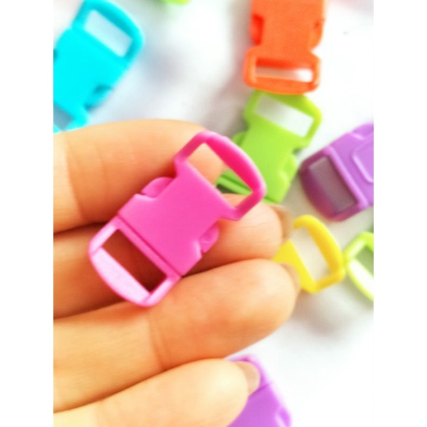 Khoá nhựa 15mm làm vòng tay sinh tồn