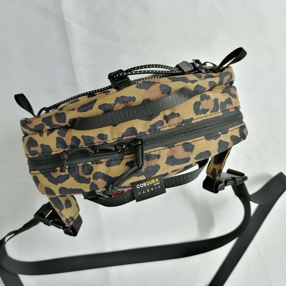 Túi Đeo Chéo Ngực Supreme 20fw Họa Tiết Da Báo Cá Tính Cho Nam Và Nữ