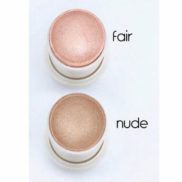 (hàng Mới Về) Thỏi Kem Bắt Sáng Trang Điểm Lấp Lánh Hình Hoa Tulip | BigBuy360 - bigbuy360.vn