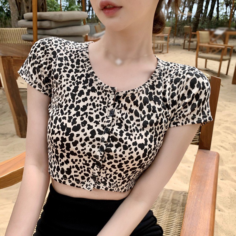 Áo Thun Nữ Ngắn Tay Cổ Tròn Họa Tiết Da Báo Thời Trang