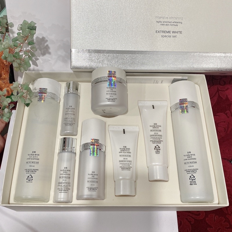 BỘ SET DƯỠNG TRẮNG DA OHUI Extreme White Snow Vitamin