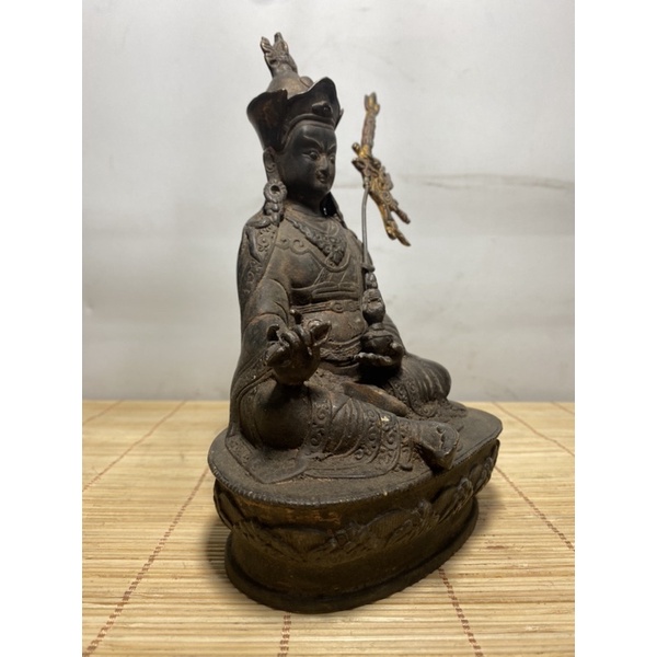 Ngài Liên Hoa Sinh bằng đồng