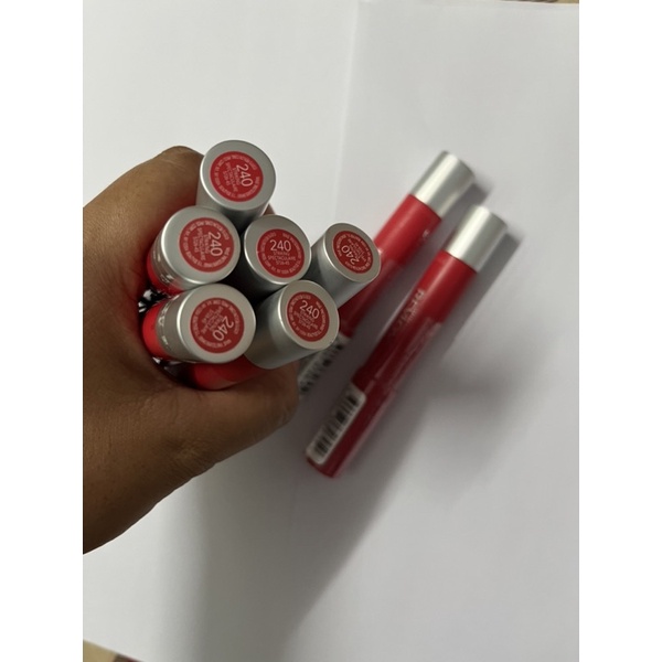 Son Sáp Revlon Colorburst Matte Lip Balm Striking tone 240.Màu đỏ cam