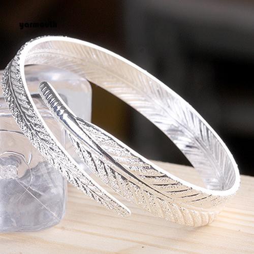 Vòng đeo tay kiểu dáng vintage thời trang cao cấp cho nữ | BigBuy360 - bigbuy360.vn