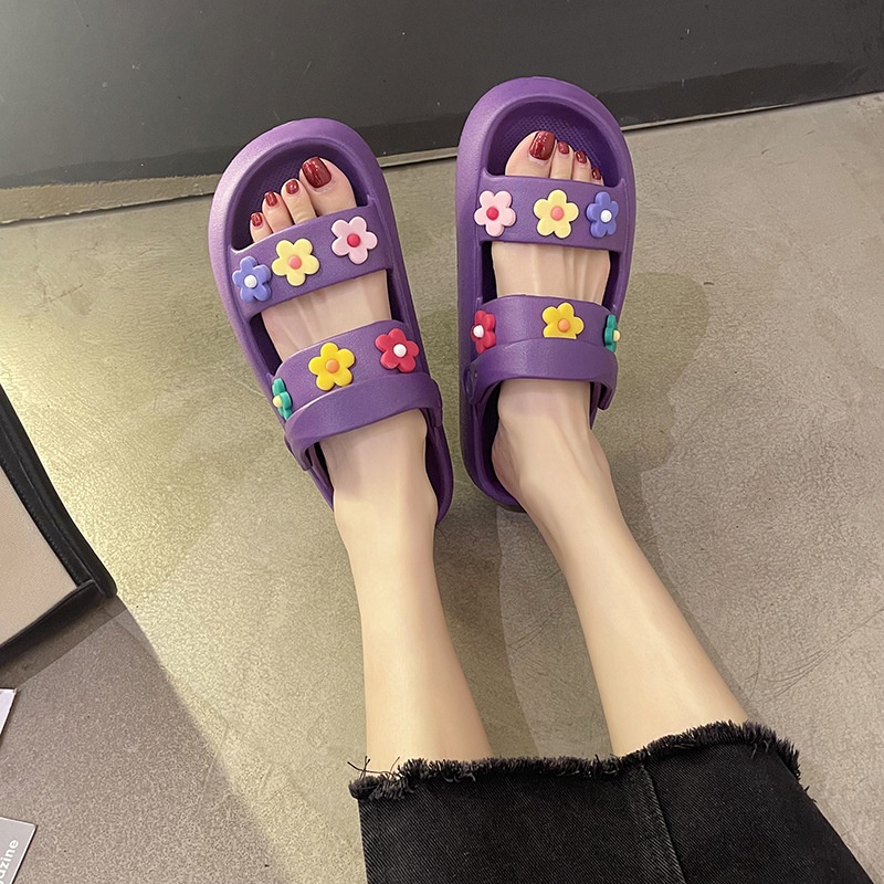 Sandal đính hoa kiểu dáng mới 2022