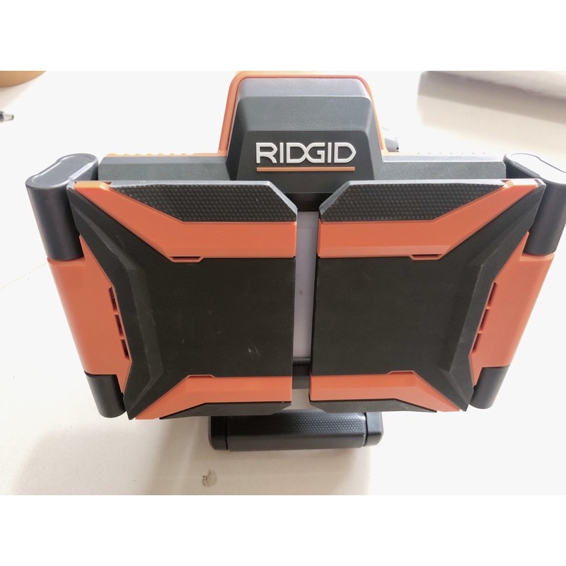 đèn pha pin ridgid 18v