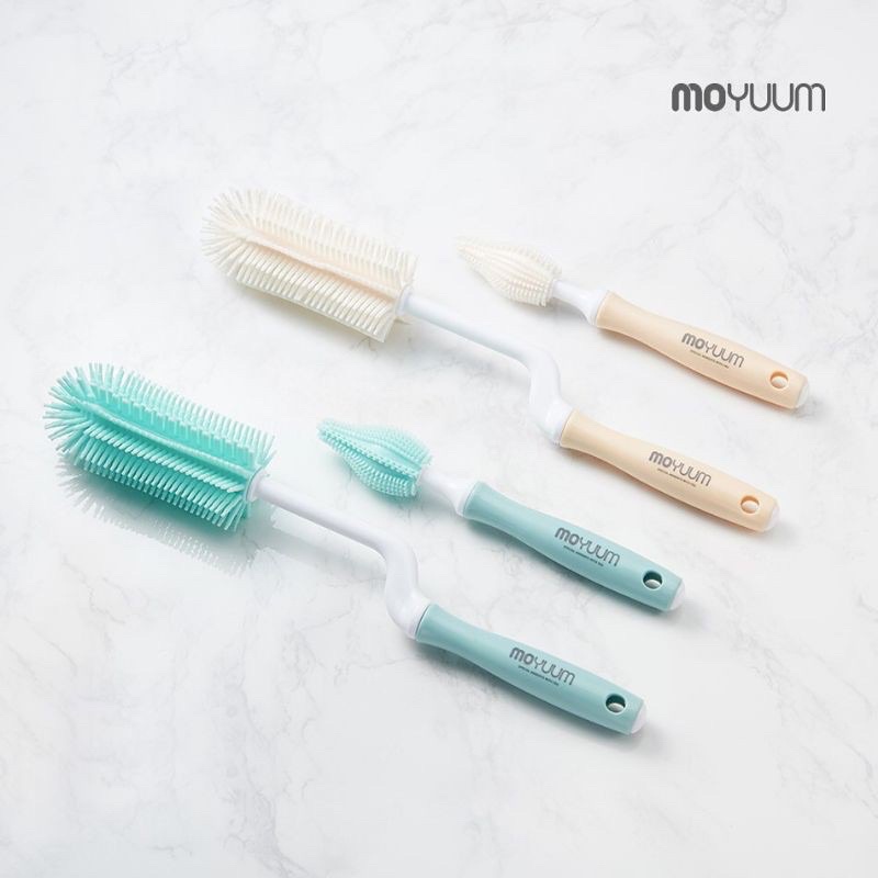 CỌ RỬA BÌNH SỮA VÀ NÚM TI SILICON MOYUUM