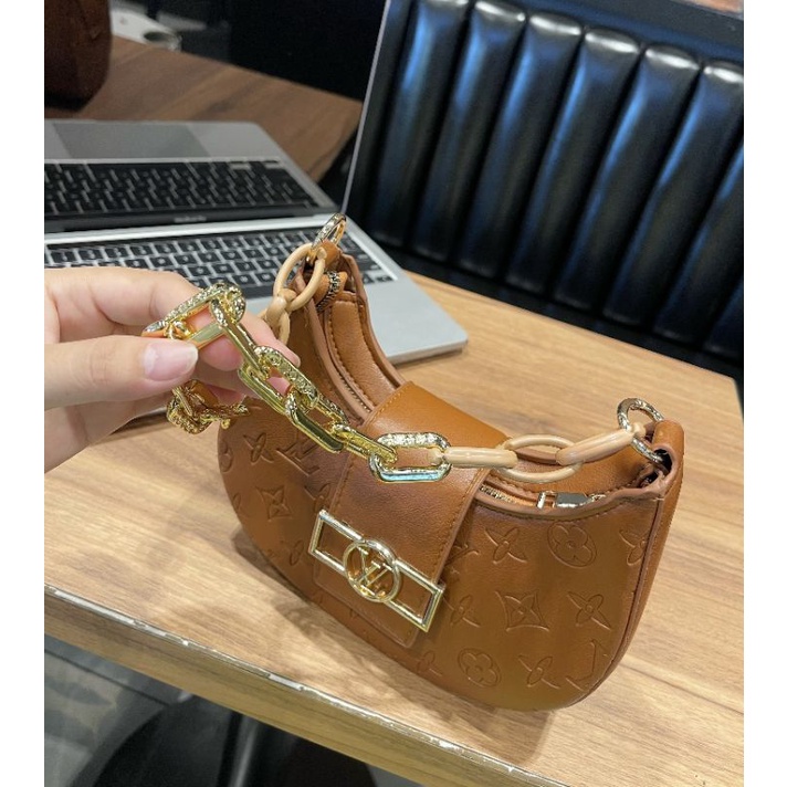 Túi mặt trăng LV