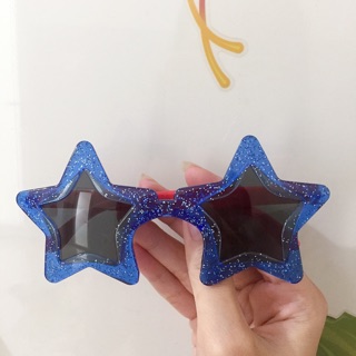 Kính mắt cho bé