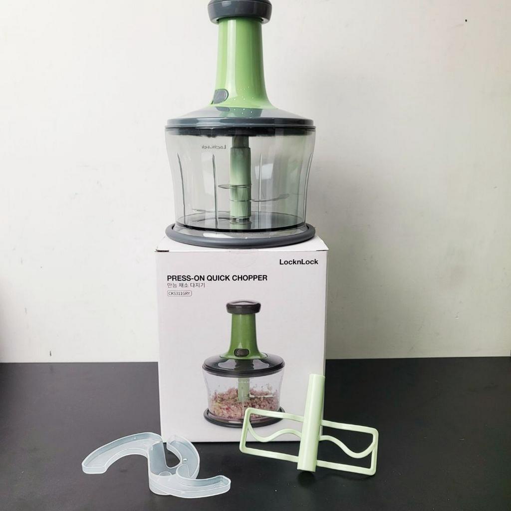 Máy xay tỏi ớt LocknLock 900ml cải tiến, kèm lưỡi trộn thực phẩm, xay được nhiều và dễ dàng CKS311GRY- K2CMALL