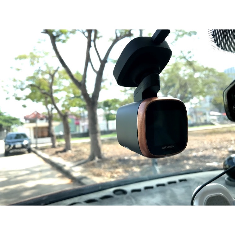 Camera hành trình Hikvision F6s, độ phân giải siêu nét 5MP/1600P, đọc đèn xanh, biển báo tốc độ, cảnh báo va chạm