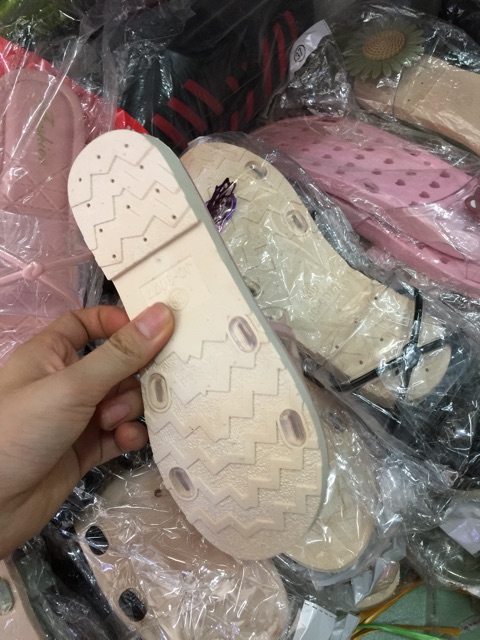 Dép lê nữ quai trong nơ chéo( giao màu ngẫu nhiên) dép Lê nhựa vân vuông