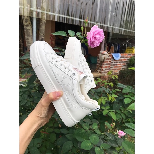 Giày thể thao nữ vân chìm G.C