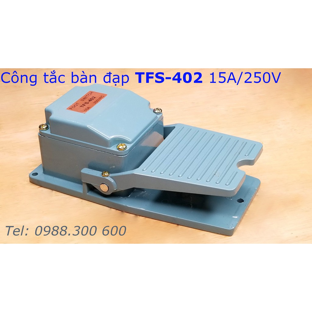 Công tắc bàn đạp TFS-402 15A/250V, vỏ nhôm, kích thước 198x98x78mm màu xanh