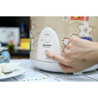 Nồi cơm điện Sharp 1.8 lít KS-N191ETV