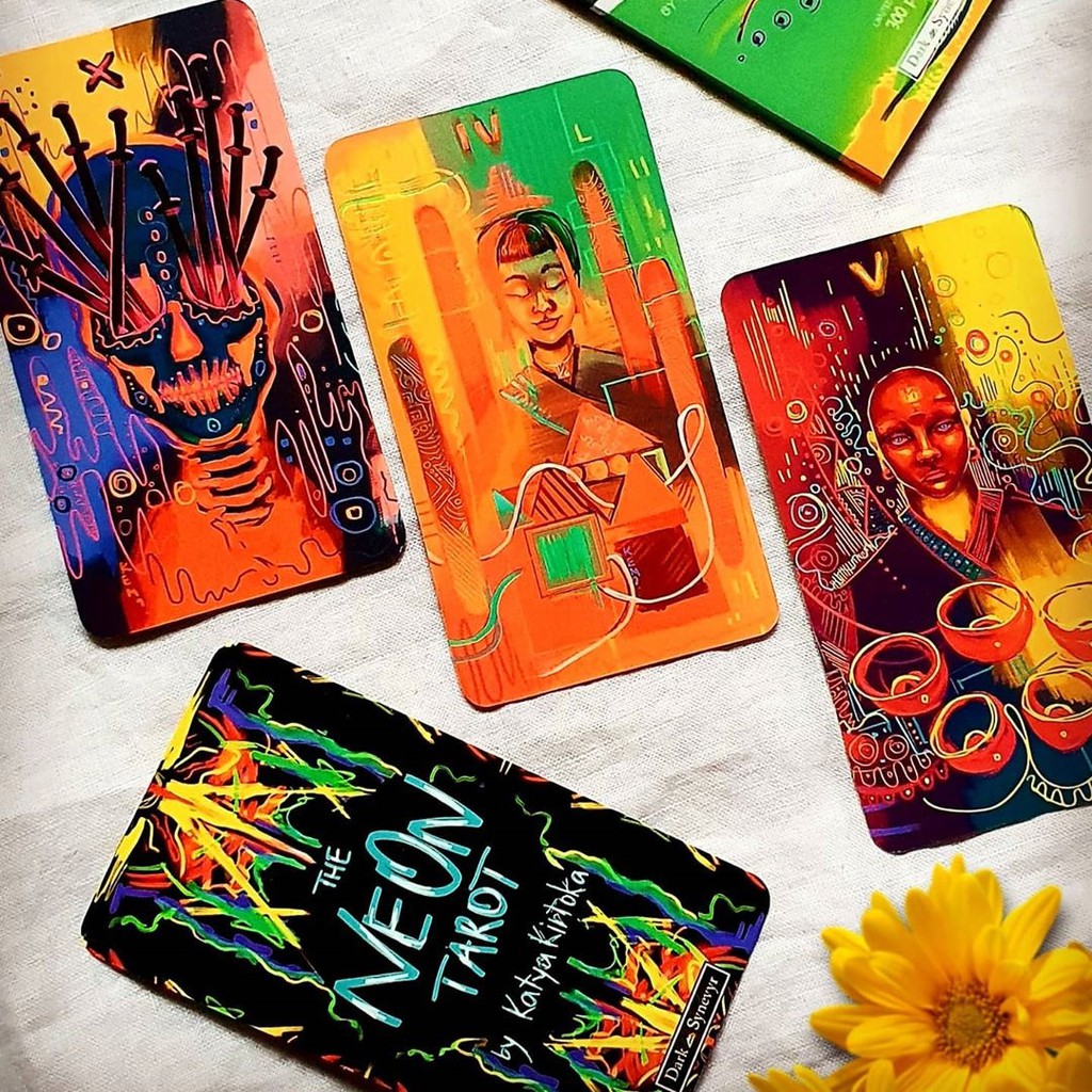Bộ Bài Neon Tarot (Mystic House Tarot Shop) - Bài Gốc Authentic Chính Hãng 100%