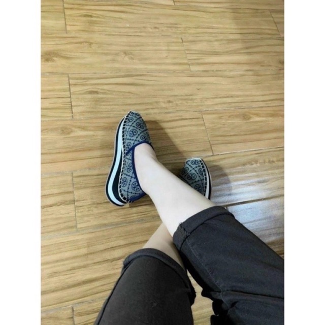 Giày đế xuồng Toryburch