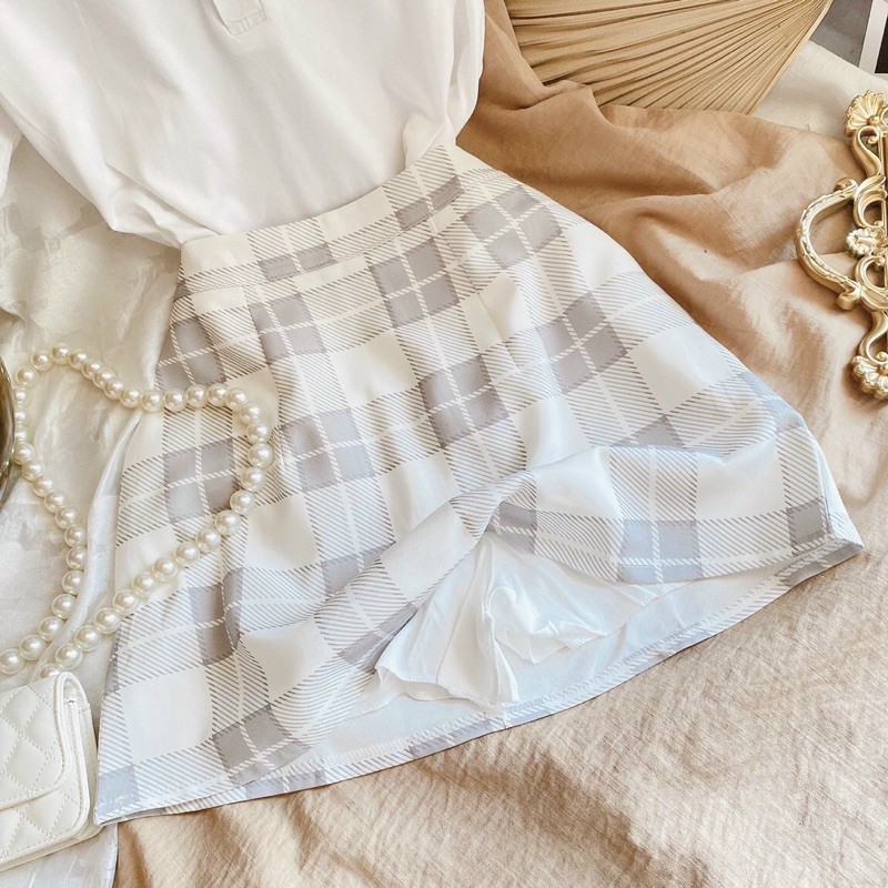 set áo thun trắng +chân váy caro