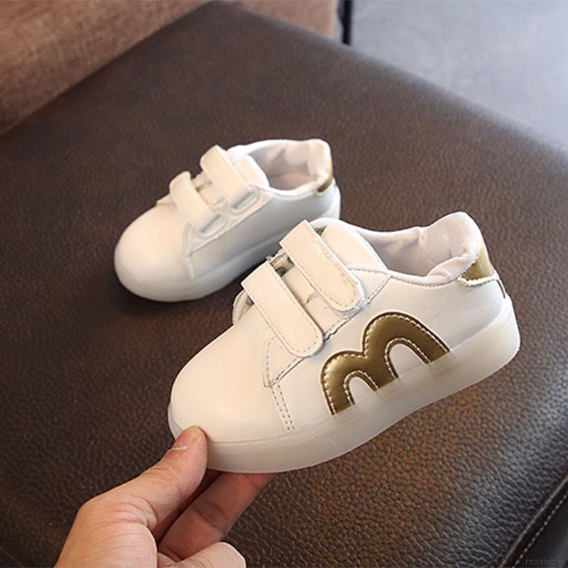 Giày thể thao có đèn LED độc đáo đáng yêu cho bé