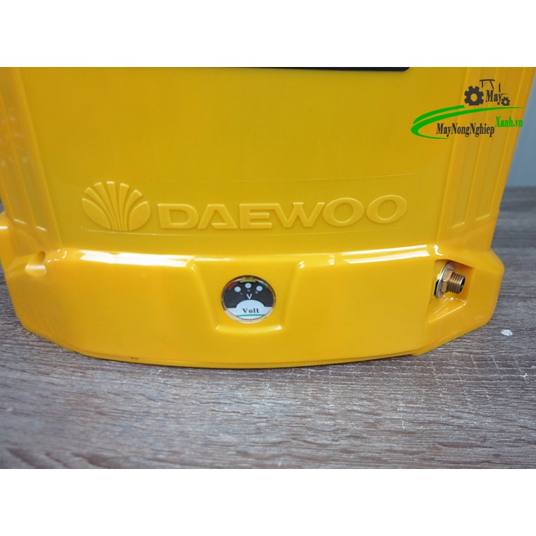 Bình xịt điện bơm đơn   Pin Lithium 12AH-12V Daewoo DAES-S4-LT 20 Lít