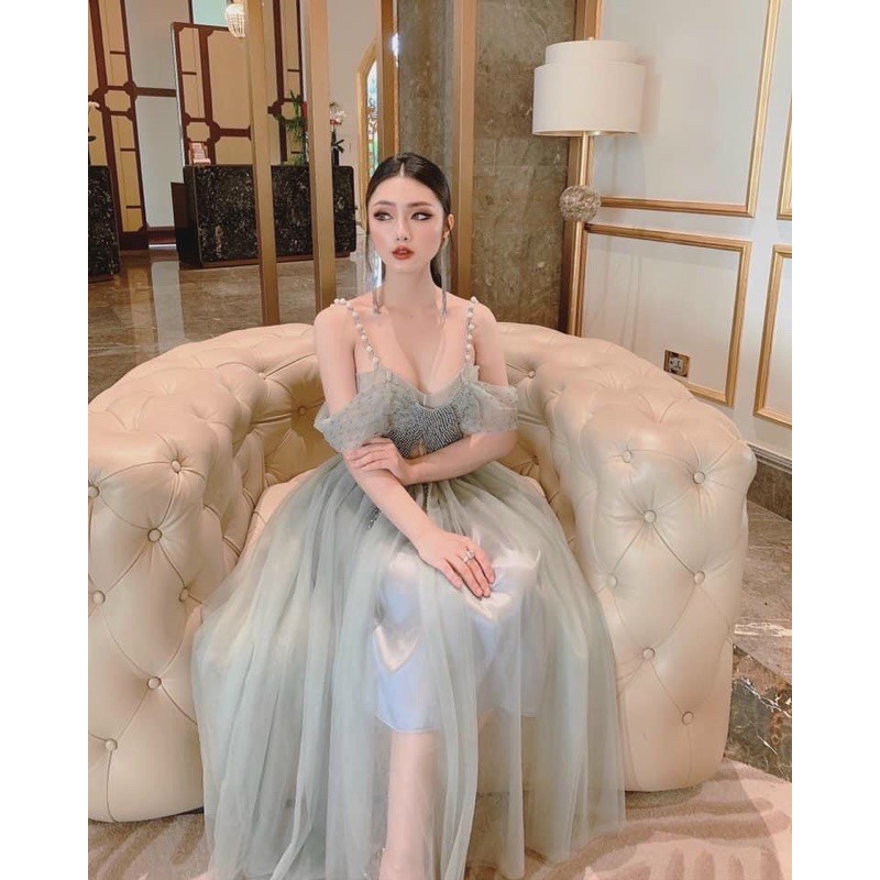 ĐẦM XOÈ RỚT VAI ĐÍNH CƯỜM