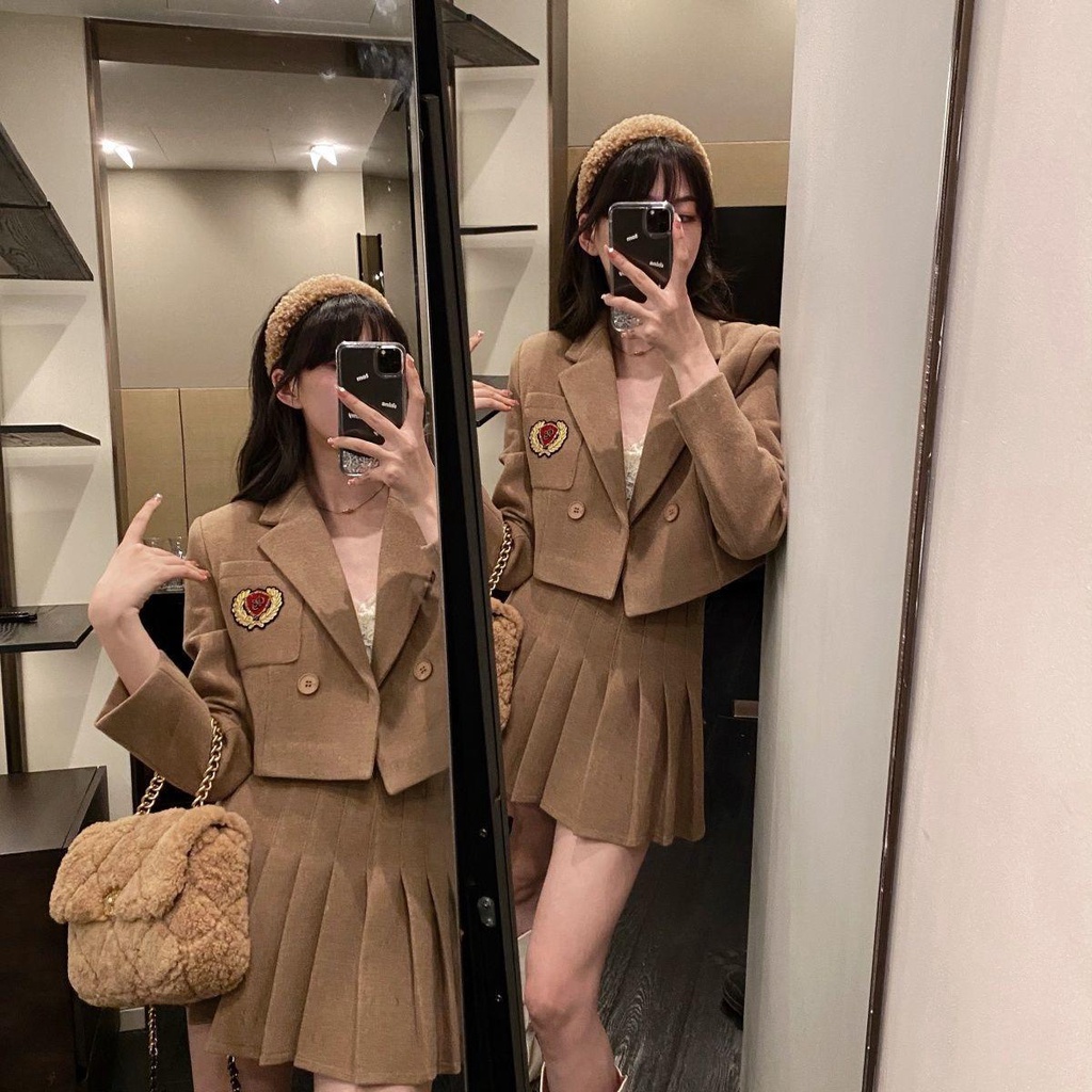Set áo khoác len phối chân váy xếp ly lưng cao phong cách Hàn Quốc thời trang thu đông 2021 | BigBuy360 - bigbuy360.vn
