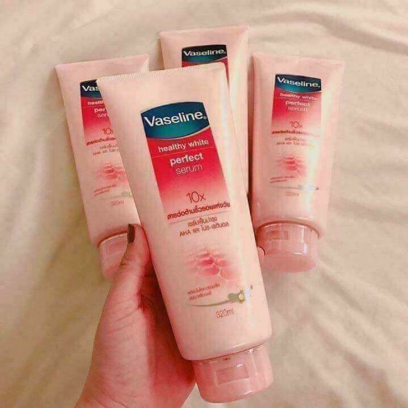 Sữa dưỡng thể trắng hồng Vaseline X10 _ 320ml