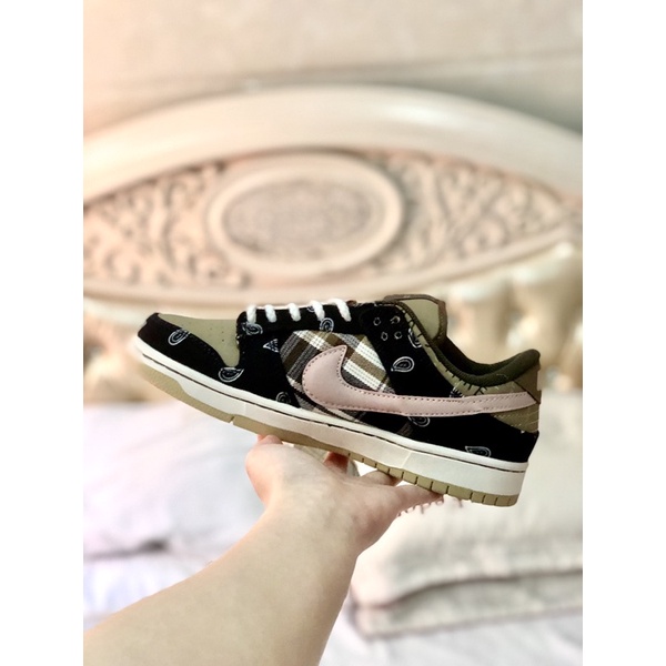 Giày sb dunk low travis scott