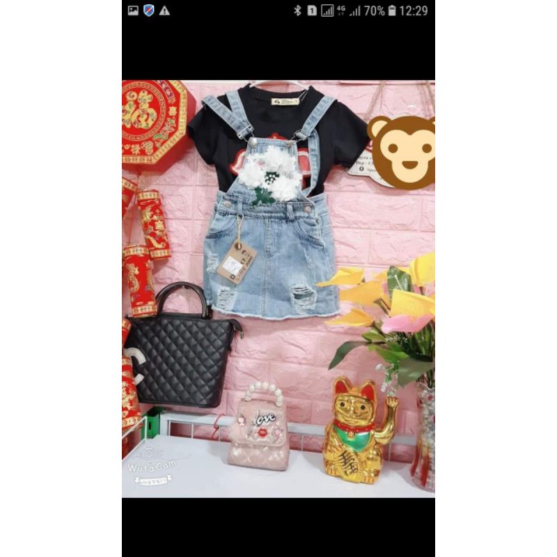 yếm bò cho bé gái thanh lý