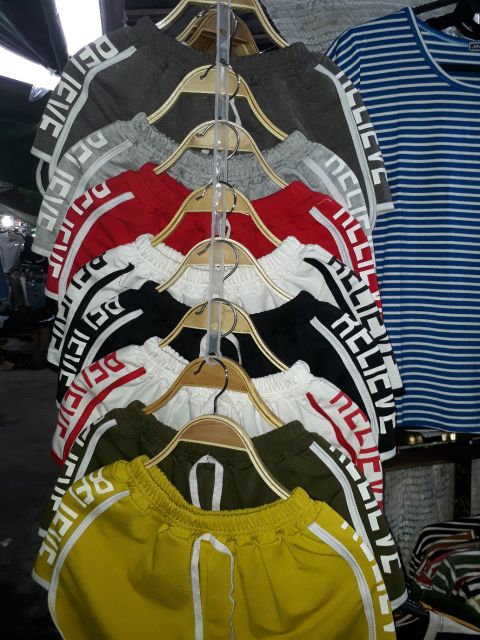 Quần đùi đẹp ống rộng (in chữ 2 sườn.) | BigBuy360 - bigbuy360.vn