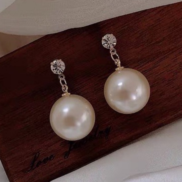 bông tai hạt châu , khuyên tai châu cá tính