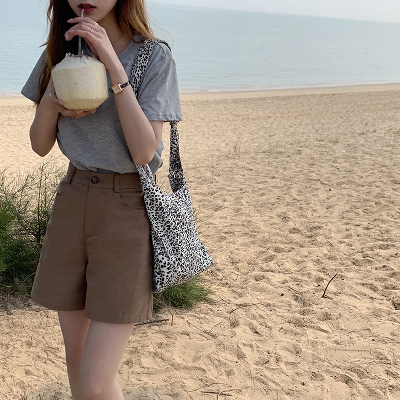 Quần short nữ Lưng cao Màu trơn Form rộng Cao cấp Ulzzang Hàn Quốc Quần sooc đùi nữ Cạp cao Thời trang