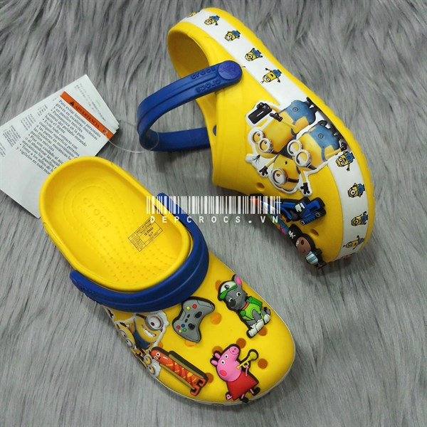 (Tặng kèm stickers ) Dép sục viền 3D kids minion vàng , dép sục bé trai bé gái tặng kèm stickers gắn dép ( crocs house )