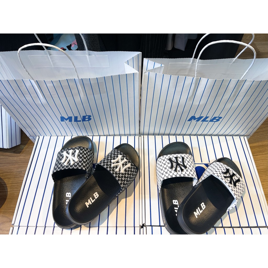 (HÀNG XUẤT XỊN) Dép M/L/B mickey ss2021 Made in KOR/E/A  Full tem tag 2 màu đen, trắng, 2 size nam &amp; nữ