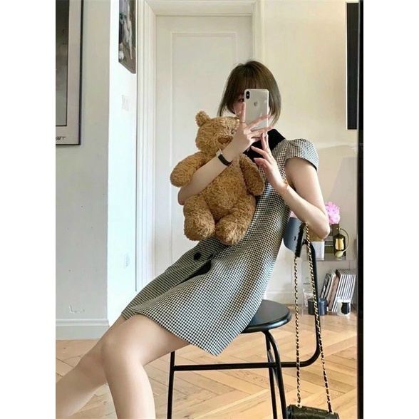 Đầm suông kẻ ô nhí cổ đen nút