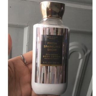 Sữa dưỡng thể Bath & Body Works Fresh Sparkling Snow (236ml) - Hàng chuẩn USA
