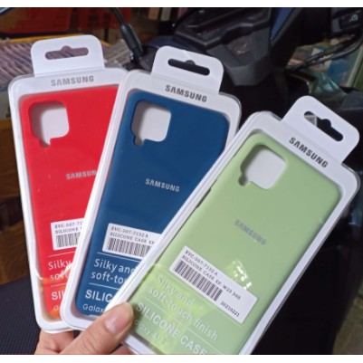 Ốp lưng Silicone Cover chống bẩn cho Samsung Galaxy A12 trong nót lỉ êm ái
