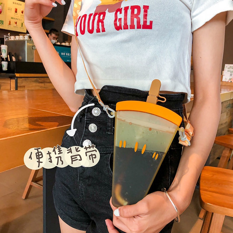 Bình Nước Di Động Có Ống Hút Bằng Nhựa In Hình Trái Tim Dễ Thương Cho Nữ