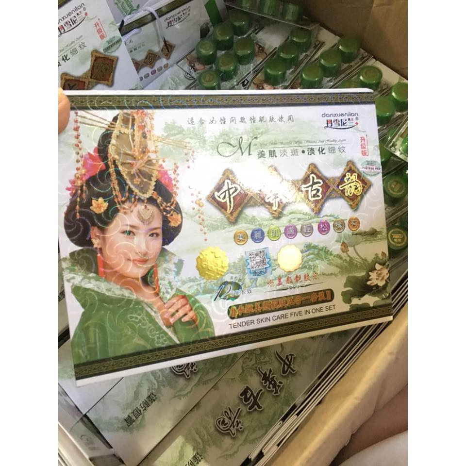 HOÀNG CUNG XANH CHÍNH HÃNG